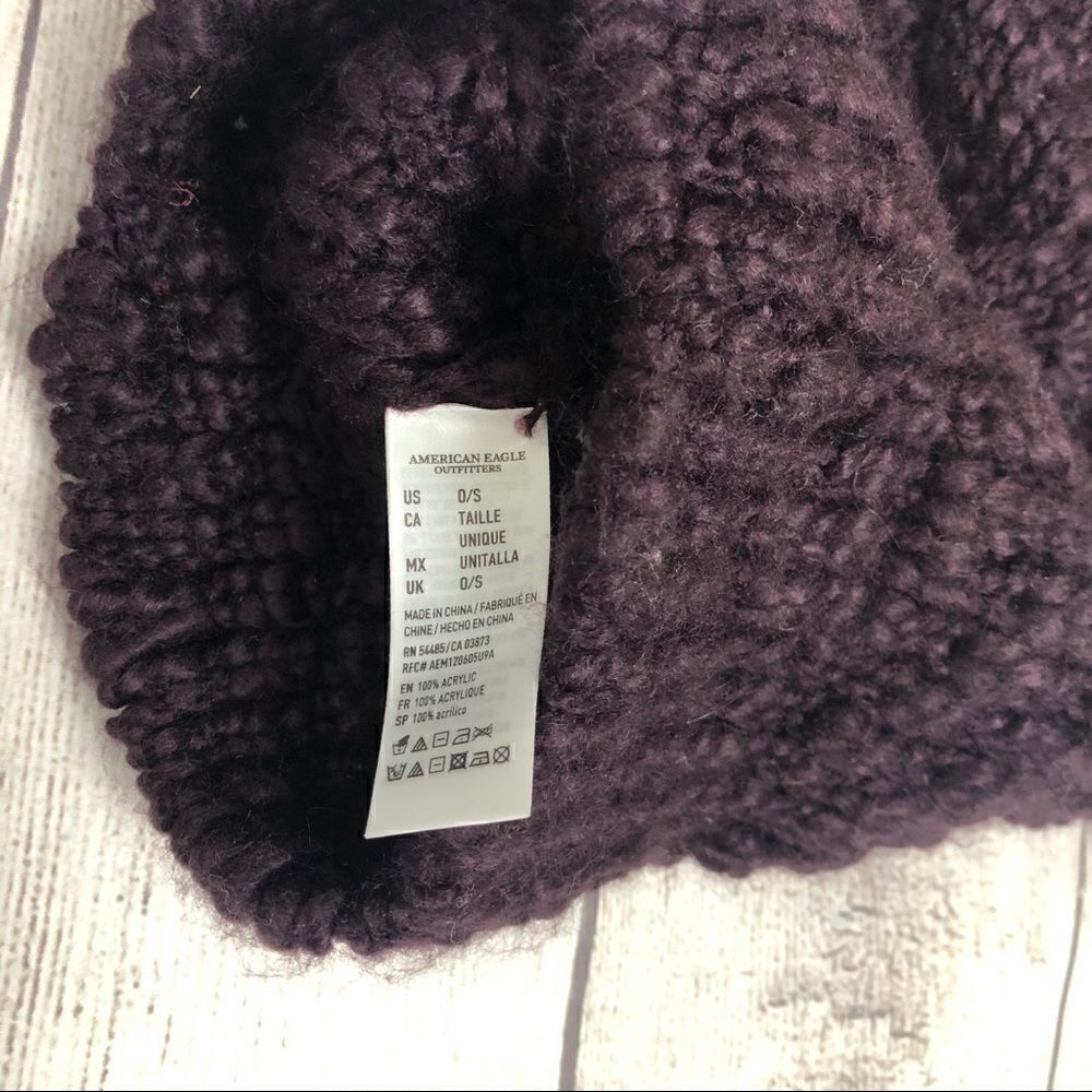 AE outfitters, merona beanie, plaid scarf - Picture 6 of 6